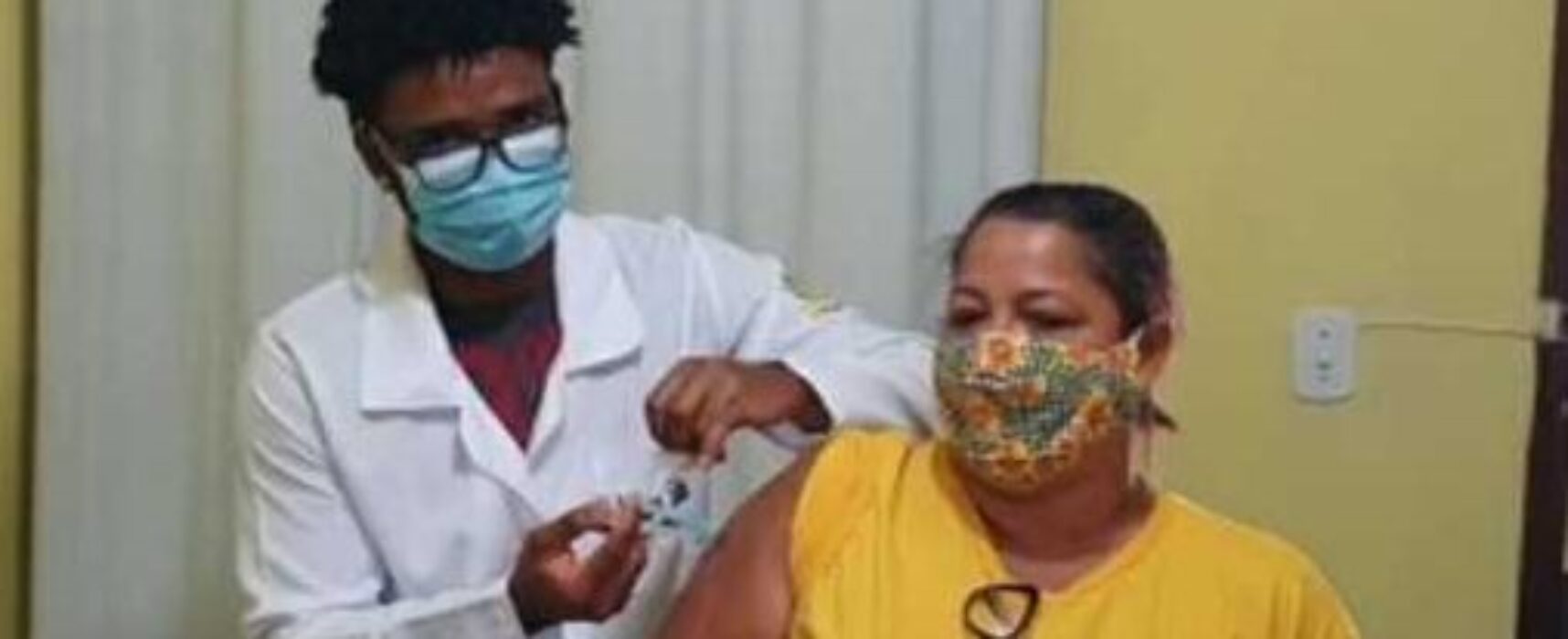 Trabalhadores da limpeza pública foram imunizados contra a Covid-19, em Ilhéus