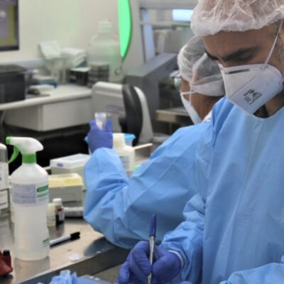 Variantes mais contagiosas do novo coronavírus se espalharam pela Bahia, conclui laboratório