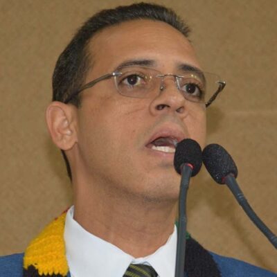 ACM Neto perdeu a língua?, questiona deputado Hilton Coelho