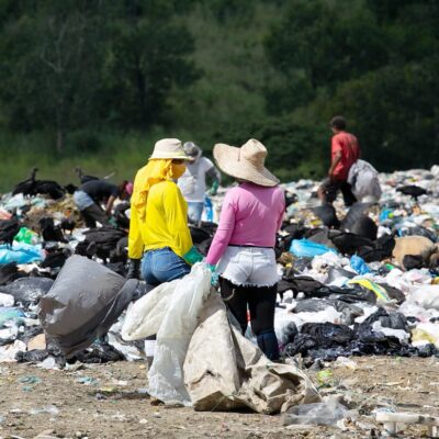 Mais da metade dos municípios da Bahia ainda têm lixões