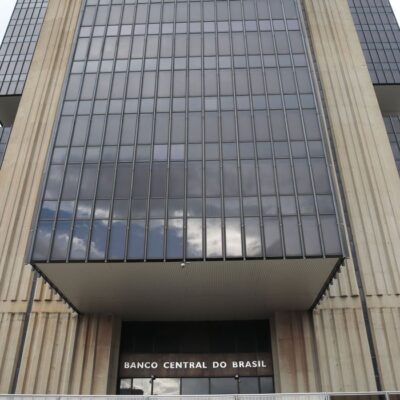 BC projeta “ligeiro superávit” de US$ 3 bilhões para contas externas