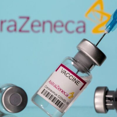 Canadá desaconselha AstraZeneca a pessoas com problema sanguíneo raro