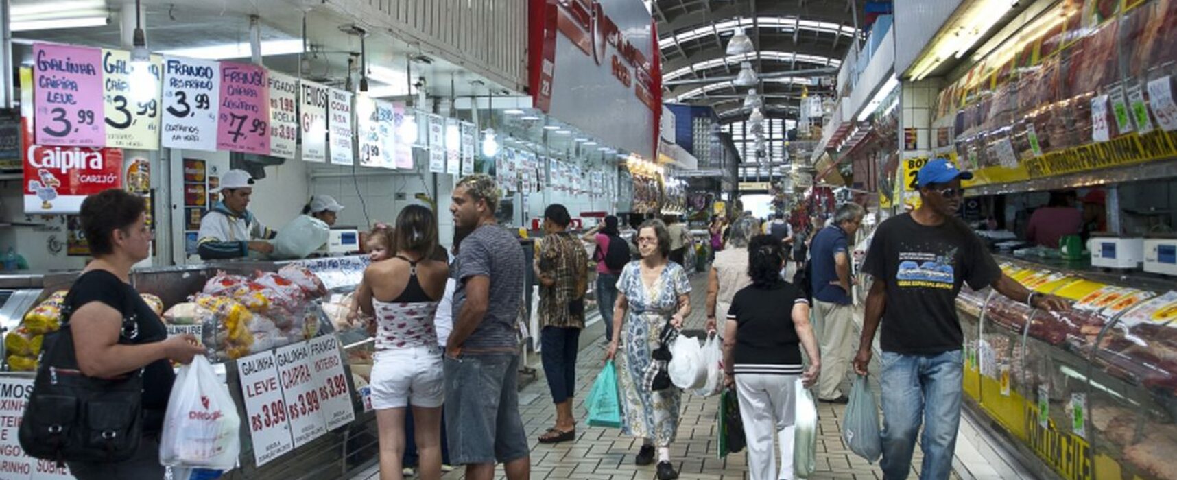 Confiança do consumidor atinge maior índice desde novembro de 2020