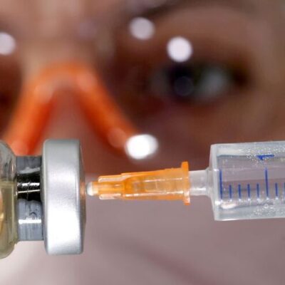 Covid-19: Saúde convoca profissionais da educação de ensino superior 30 anos + para vacinação amanhã