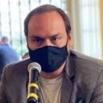 CPI da Covid pretende convocar Carlos Bolsonaro para depor