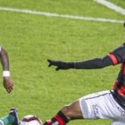 FUTEBOL: Vitória perde para o Coritiba no Couto Pereira pela Série B