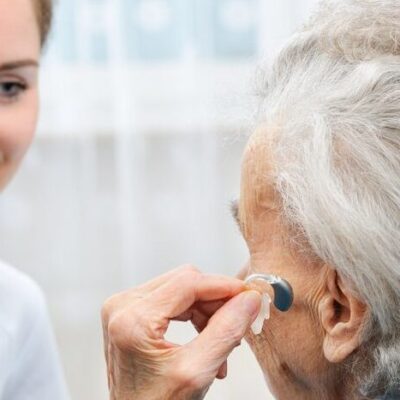 ATENÇÃO: Idosos com perda auditiva são vítimas de violência psicológica