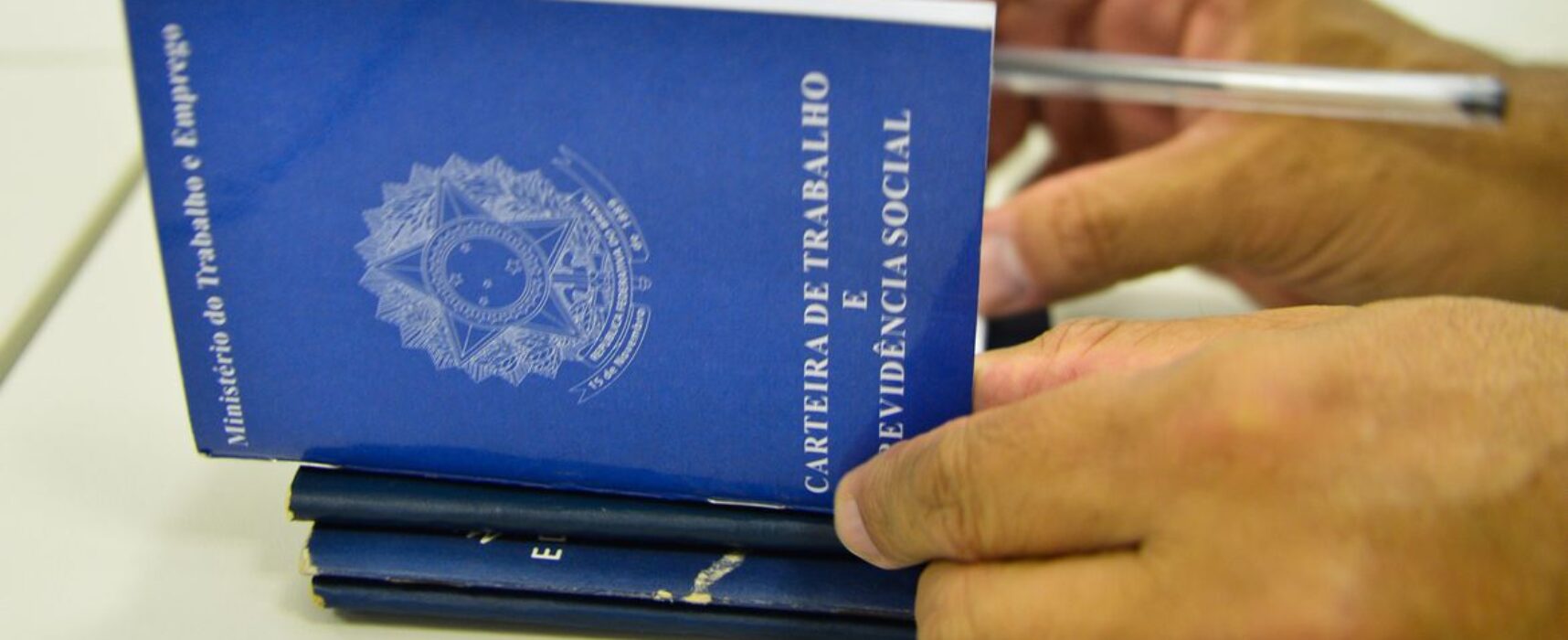 Menos da metade das pessoas em idade de trabalhar estão ocupadas