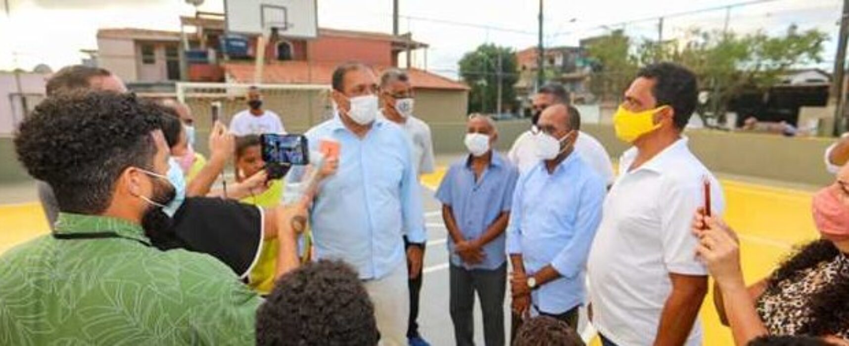 Prefeito Mário Alexandre entrega quadra da Barra completamente reformada para a comunidade