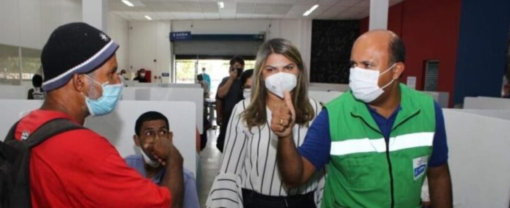Secretária Andrea Castro visita Restaurante Popular em Salvador