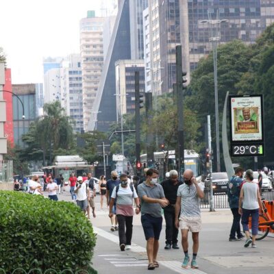 SP anuncia auxílio mensal de R$ 300 a parentes de vítimas da covid-19