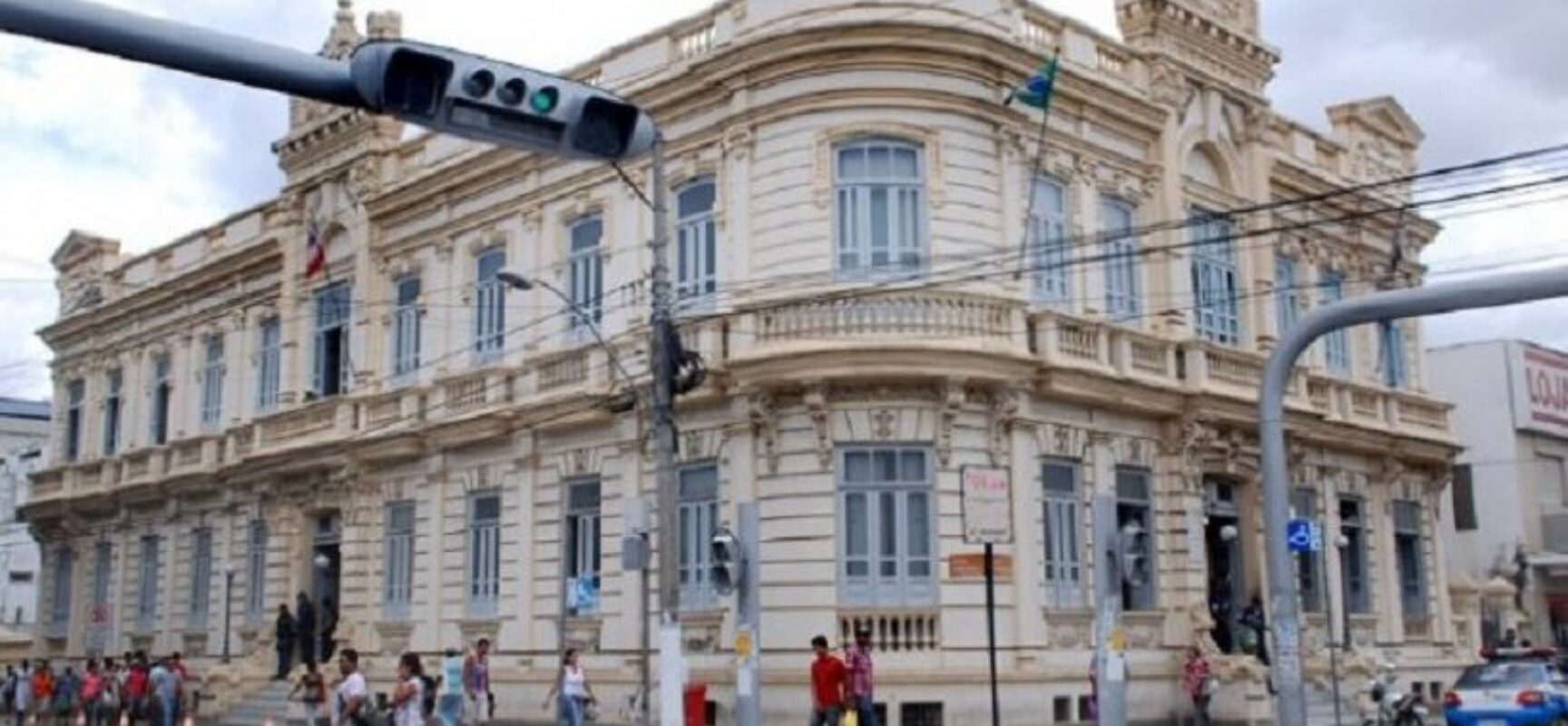 Após convocação, servidores municipais de Feira devem voltar ao trabalho presencial