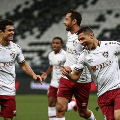 Com gol na reta final do jogo, Fluminense vence Flamengo em São Paulo