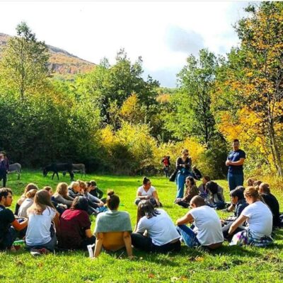 Cooperbom Turismo seleciona jovens para intercâmbios na Polônia e na Itália
