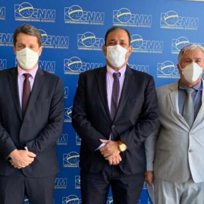 Em Brasília, Marão e Zé Cocá discutem situação fiscal dos municípios baianos