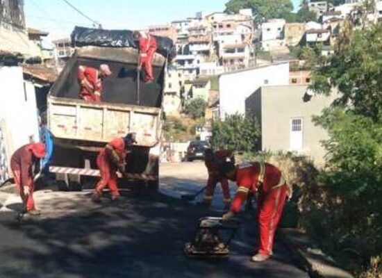 Ilhéus: Prefeitura continua operação Tapa Buracos em vários pontos da cidade