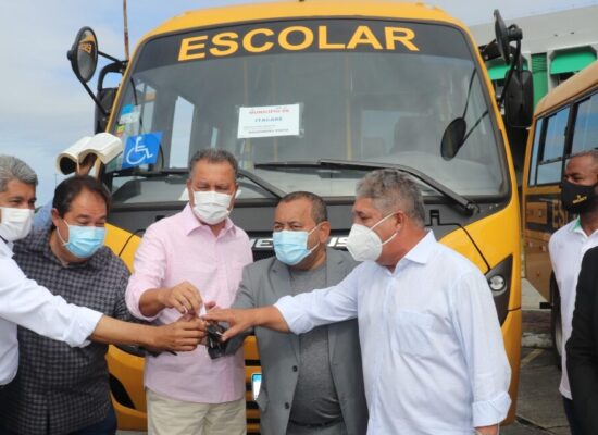 Itacaré recebe um novo ônibus para o transporte dos alunos