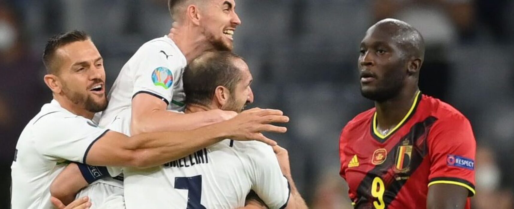 Itália vence Bélgica por 2 a 1 e alcança semifinais da Eurocopa