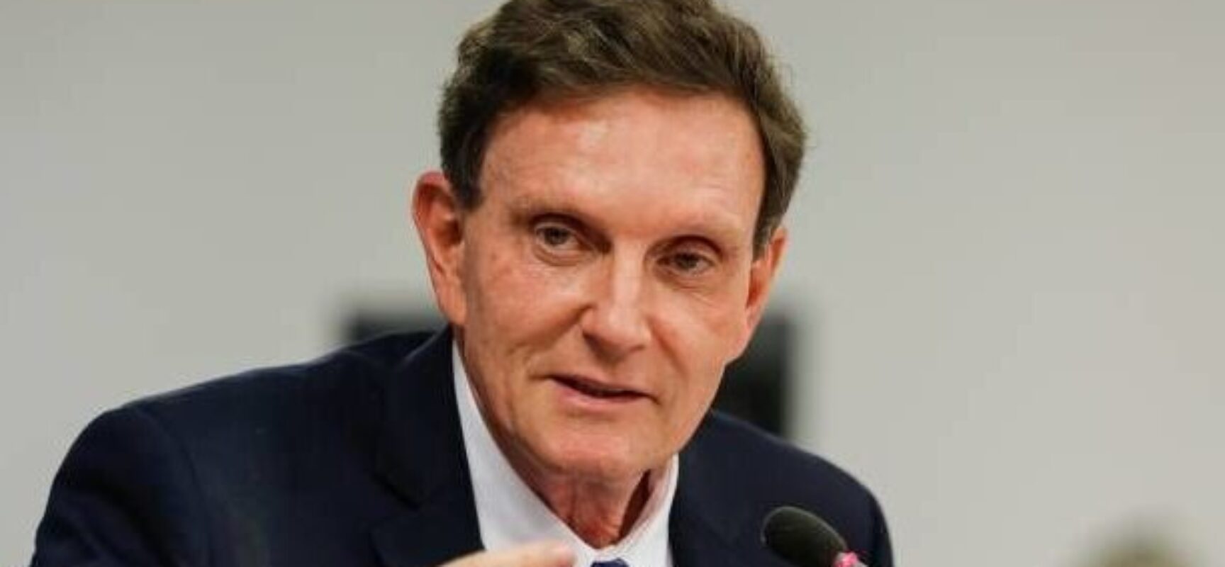 Justiça Eleitoral nega pedido de Crivella para reaver passaporte