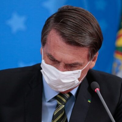 Bolsonaro diz que controles governamentais impediram compra de Covaxin
