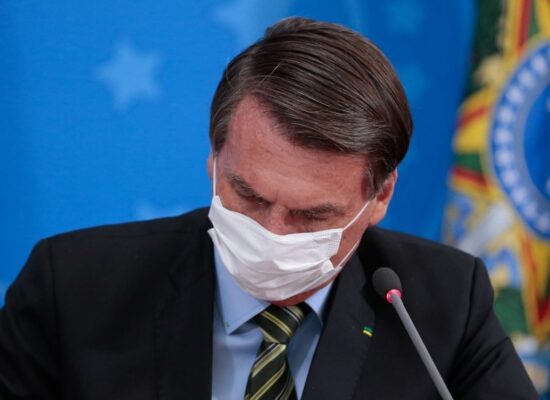 Bolsonaro diz que controles governamentais impediram compra de Covaxin