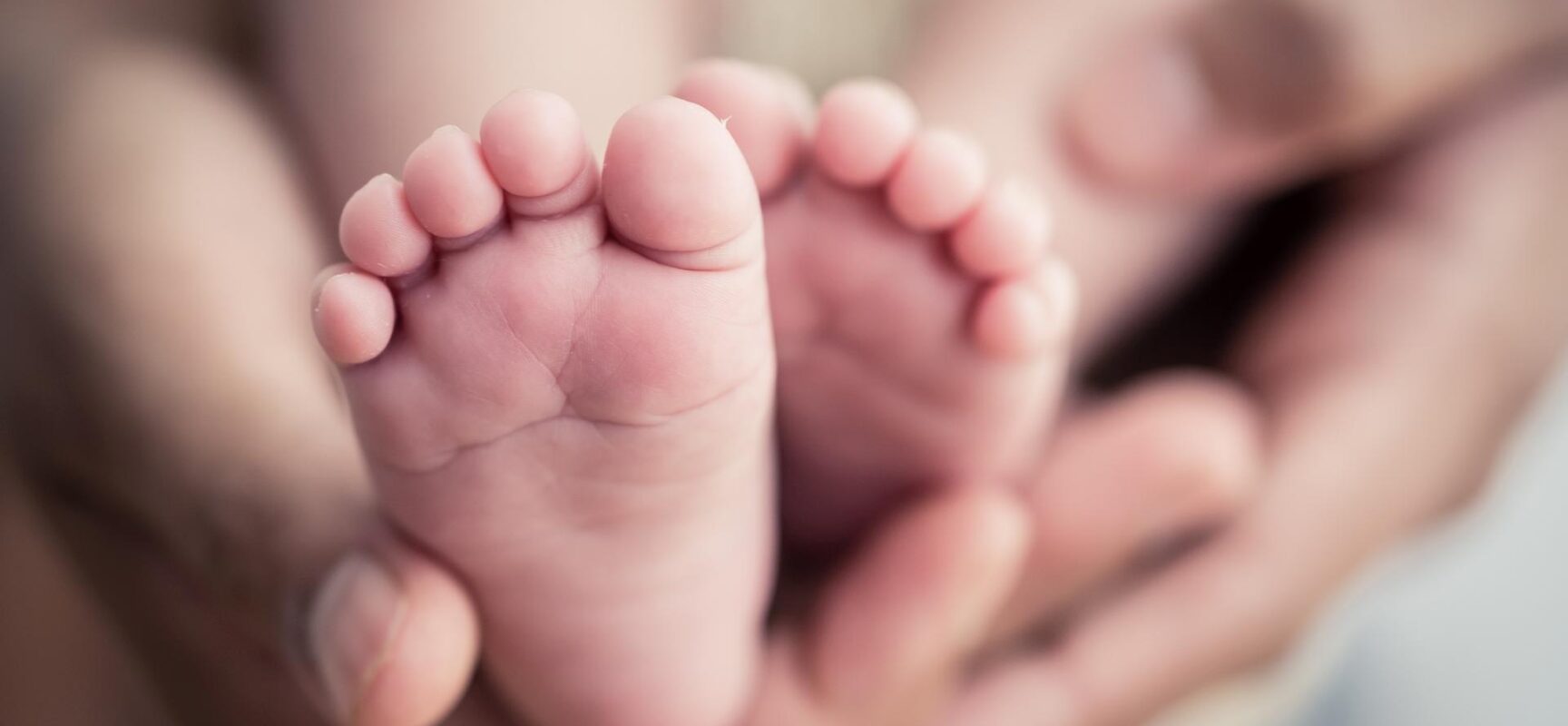 Polícia prende casal que vendeu filha recém-nascida por R$ 9 mil