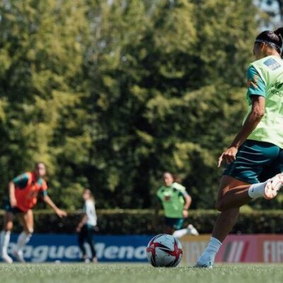 Seleção feminina realiza último treino antes de embarque para Tóquio