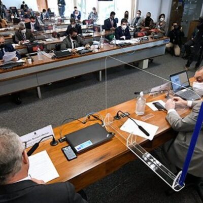 Senadores veem tentativa de blindagem do Executivo em áudio apresentado à CPI