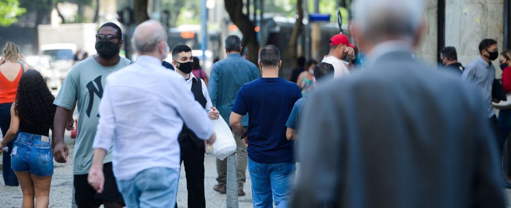 Taxa de desemprego fica em 14,6% no trimestre encerrado em maio