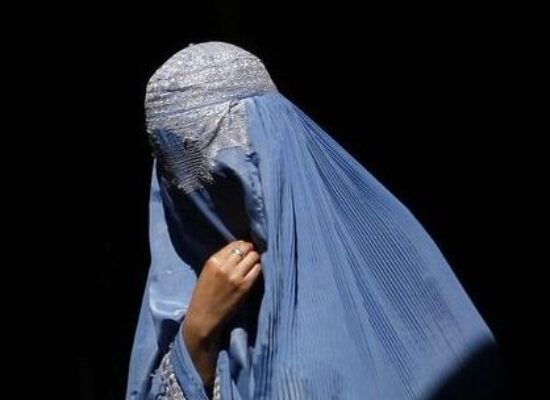 AFEGANISTÃO: Talibã adota tom moderado e promete paz e direitos às mulheres