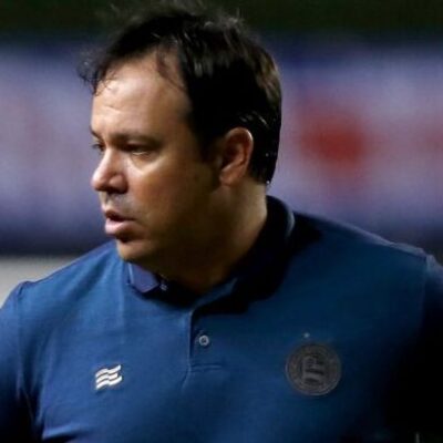 Após oito meses, Dado Cavalcanti deixa comando técnico do Bahia