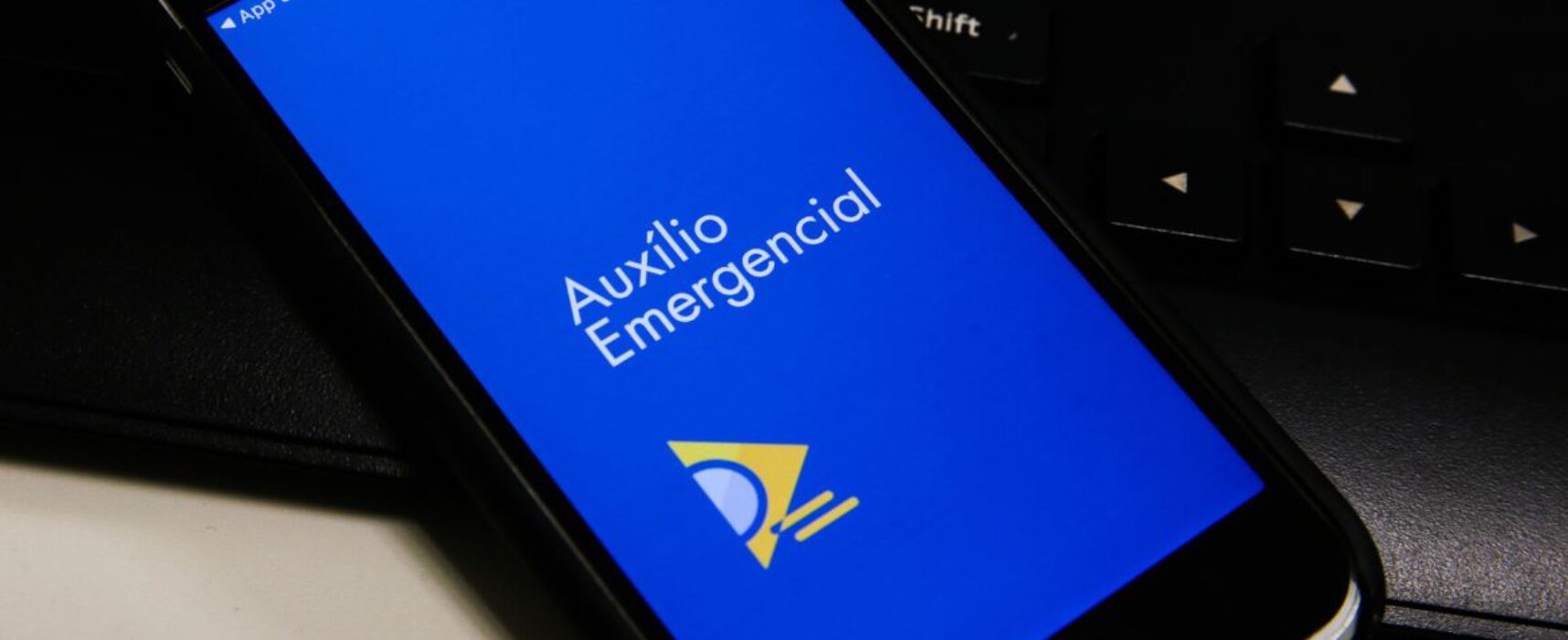 Caixa paga hoje auxílio emergencial a nascidos em abril