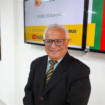 Carqueija auxilia Prefeitura com entrega de planta baixa e levantamento topográfico de obra solicitada por ele na Câmara