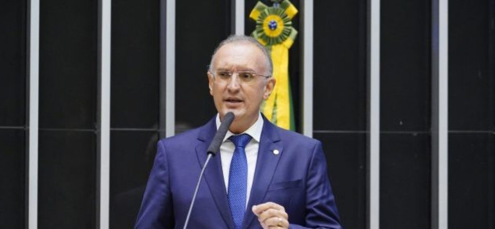 Comissão aprova projeto que destina a árbitros parte da receita obtida por clubes com direito de arena