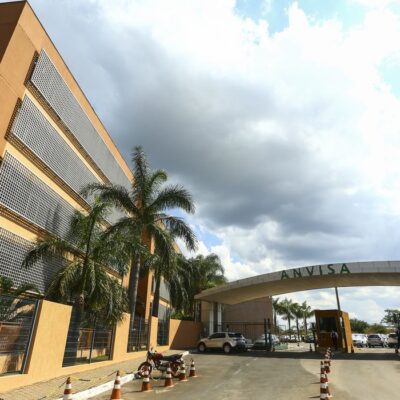 Covid-19: Anvisa flexibiliza regras para importação de vacinas
