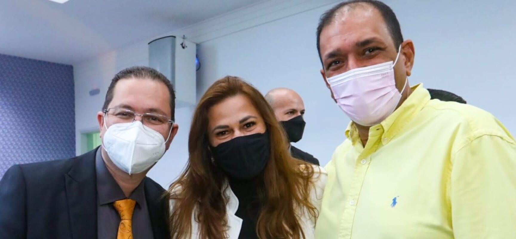ILHÉUS: Marão e Soane prestigiam culto da Santa Ceia do Senhor da Assembleia de Deus