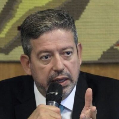 Lira diz que reforma administrativa precisa ser aprovada ainda em agosto