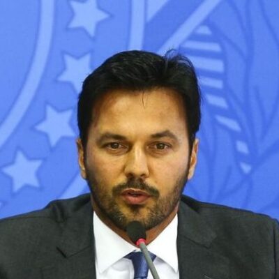 Ministro defende privatização dos Correios em pronunciamento