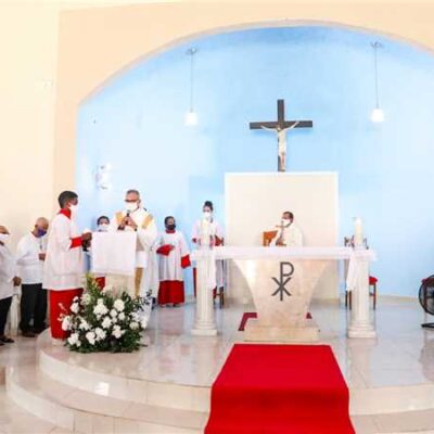 Missa solene marca dia de Nossa Senhora das Vitórias, em Ilhéus