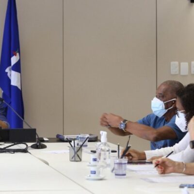 Prefeitura e APLB fecham acordo para volta dos professores às escolas