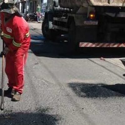 Prefeitura segue com trabalho de recuperação da malha asfáltica e das estradas vicinais de Ilhéus