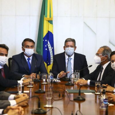 Presidente entrega medida provisória do novo Bolsa Família