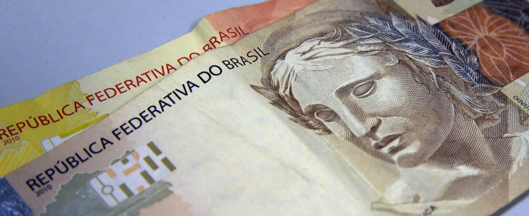 Relator propõe gatilho para queda do IRPJ na reforma tributária