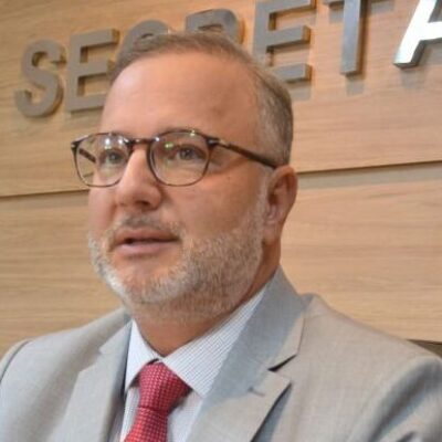 Secretário estadual de Saúde pede exoneração do cargo