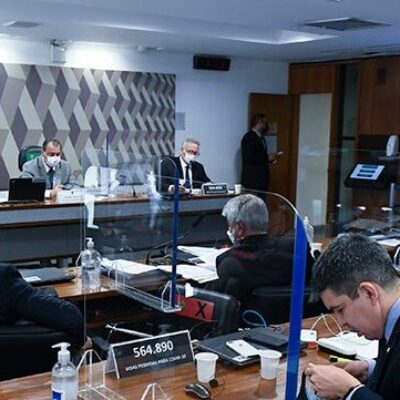 Senadores acreditam que CPI já tem elementos para indiciar Bolsonaro