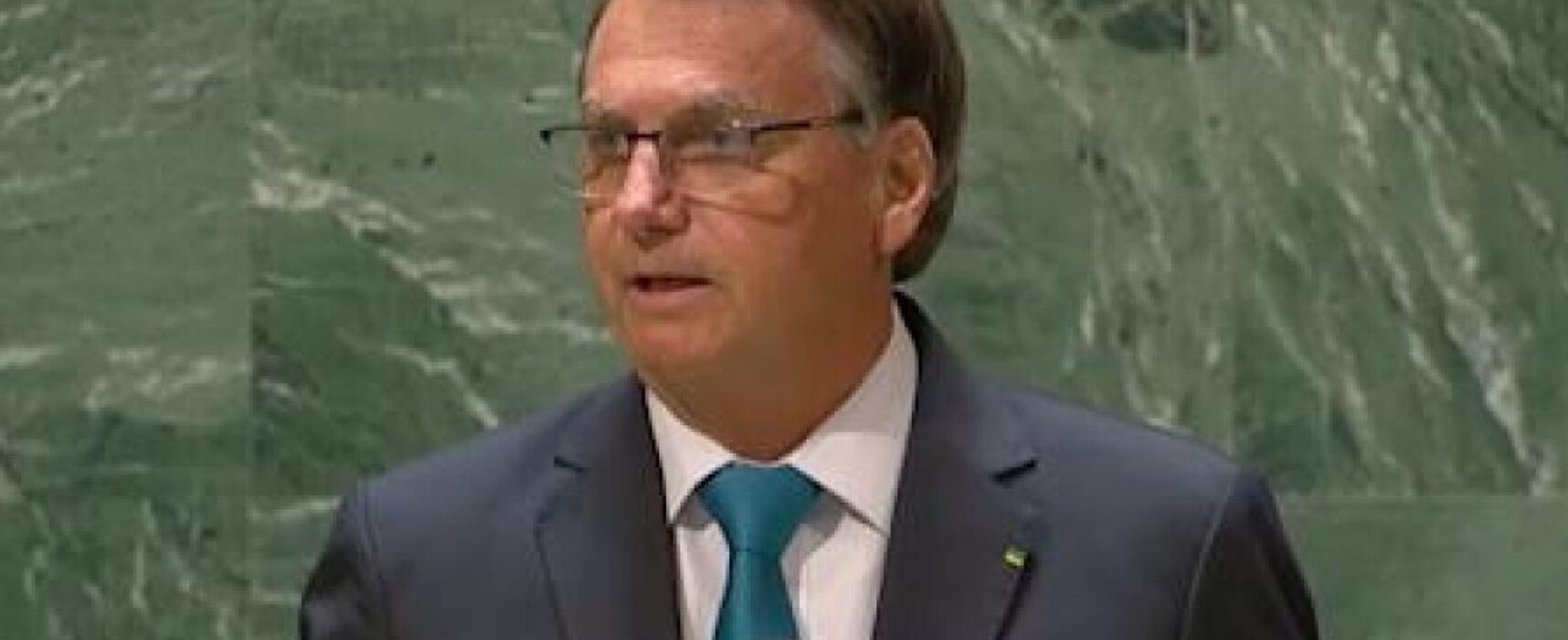 Bolsonaro bate boca e encerra entrevista ao ser questionado sobre “rachadinha”