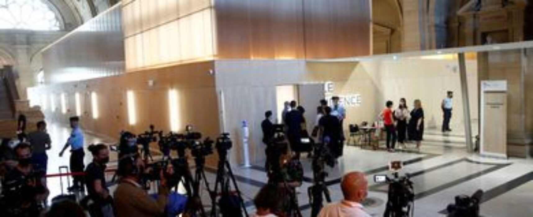 Começa em Paris julgamento de acusados de ataques terroristas de 2015