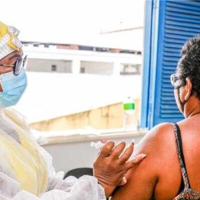 Covid-19: Vacinação segue com aplicação da 1ª e 2ª dose; confira pontos