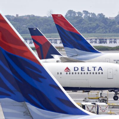 Delta espera contratar 1,5 mil comissários de bordo para 2021/2022