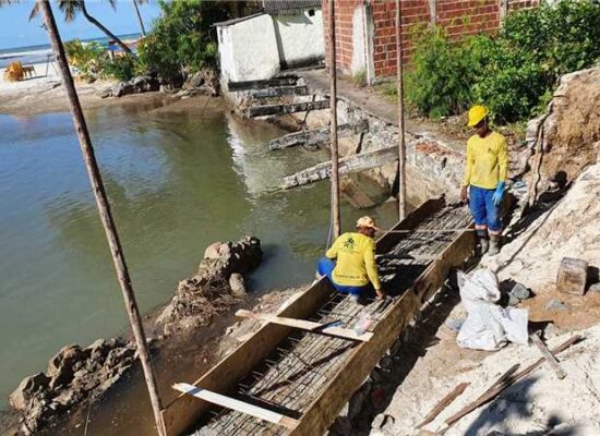 Ilhéus: iniciado reparo da ponte sobre o Rio Cururupe